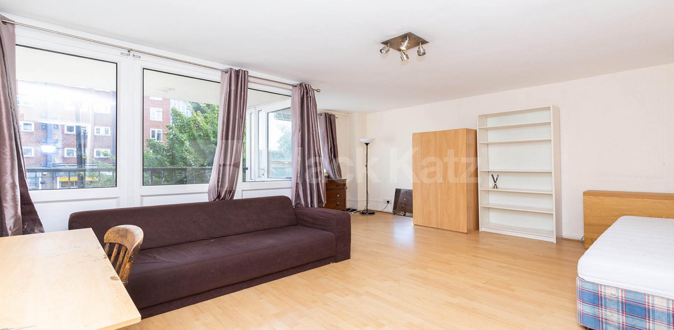 			IDEAL FOR UCL & ROYAL VET STUDENTS!, 3 Bedroom, 1 bath, 1 reception Flat			 Crowndale Road, MORNINGTON CRESCENT 